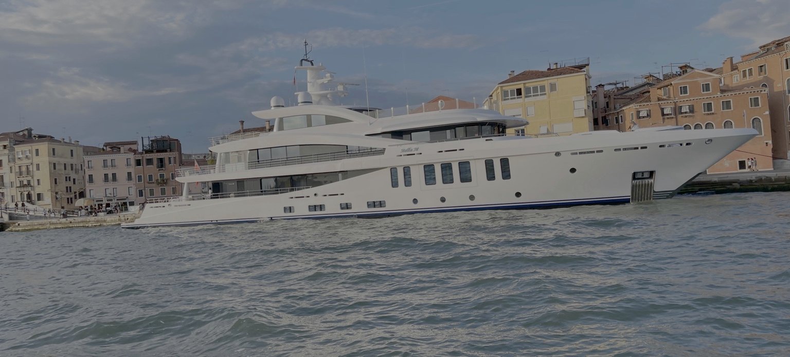 Arrival by water in Venice